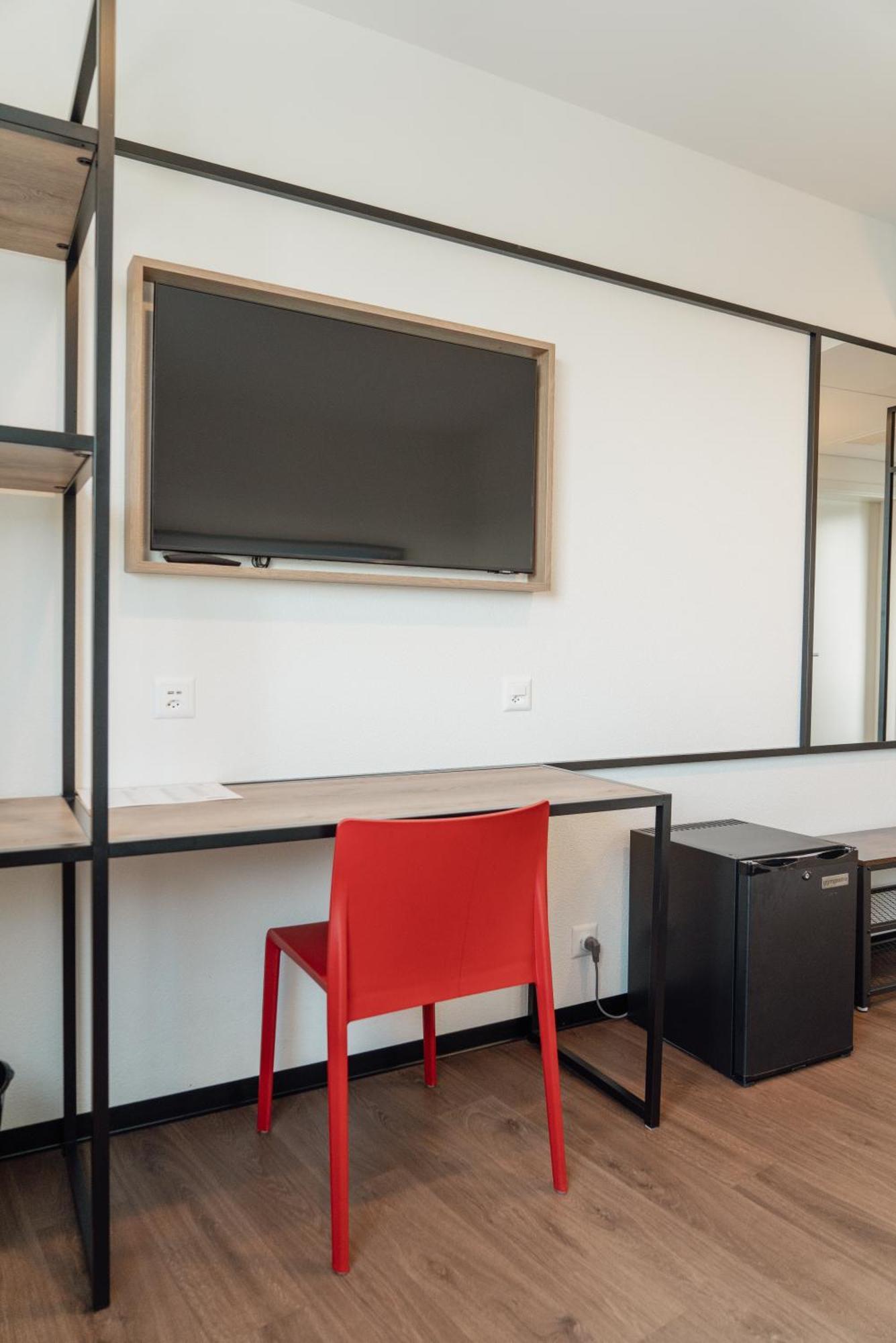 Ibis Bulle - La Gruyere Swiss Bike Hotel מראה חיצוני תמונה