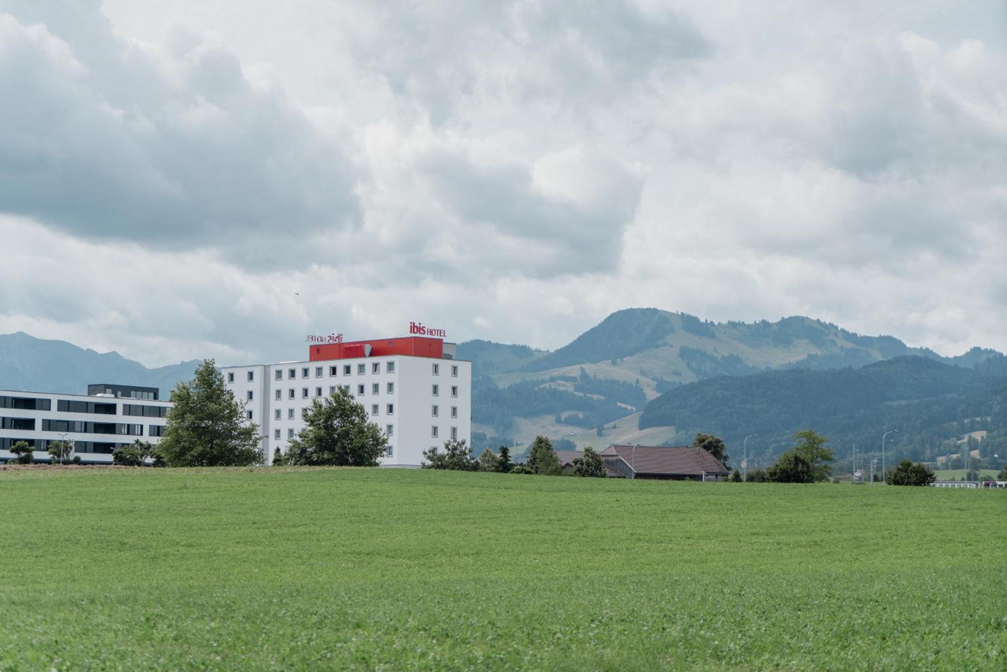 Ibis Bulle - La Gruyere Swiss Bike Hotel מראה חיצוני תמונה